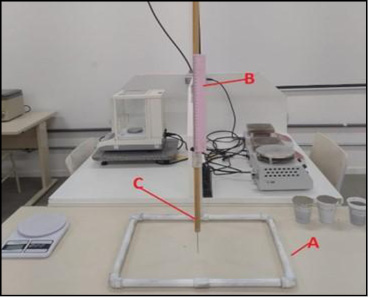 Mesa com computador e outros objetos

Descrição gerada automaticamente com confiança baixa
