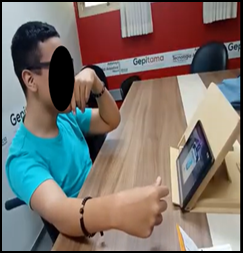 Uma imagem contendo pessoa, no interior, mesa, jovem

O conteúdo gerado por IA pode estar incorreto.