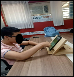 Uma imagem contendo no interior, pessoa, mesa, menino

O conteúdo gerado por IA pode estar incorreto.